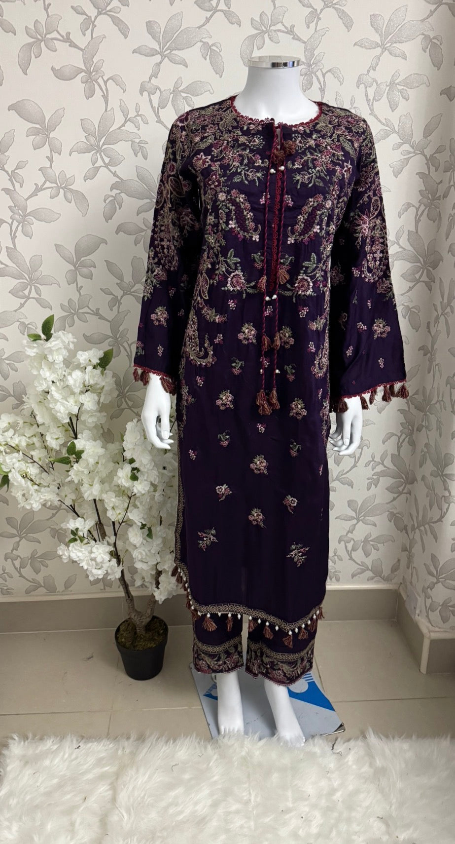 HUSN-E-EID  3 pieces Embroidered viscose Suit