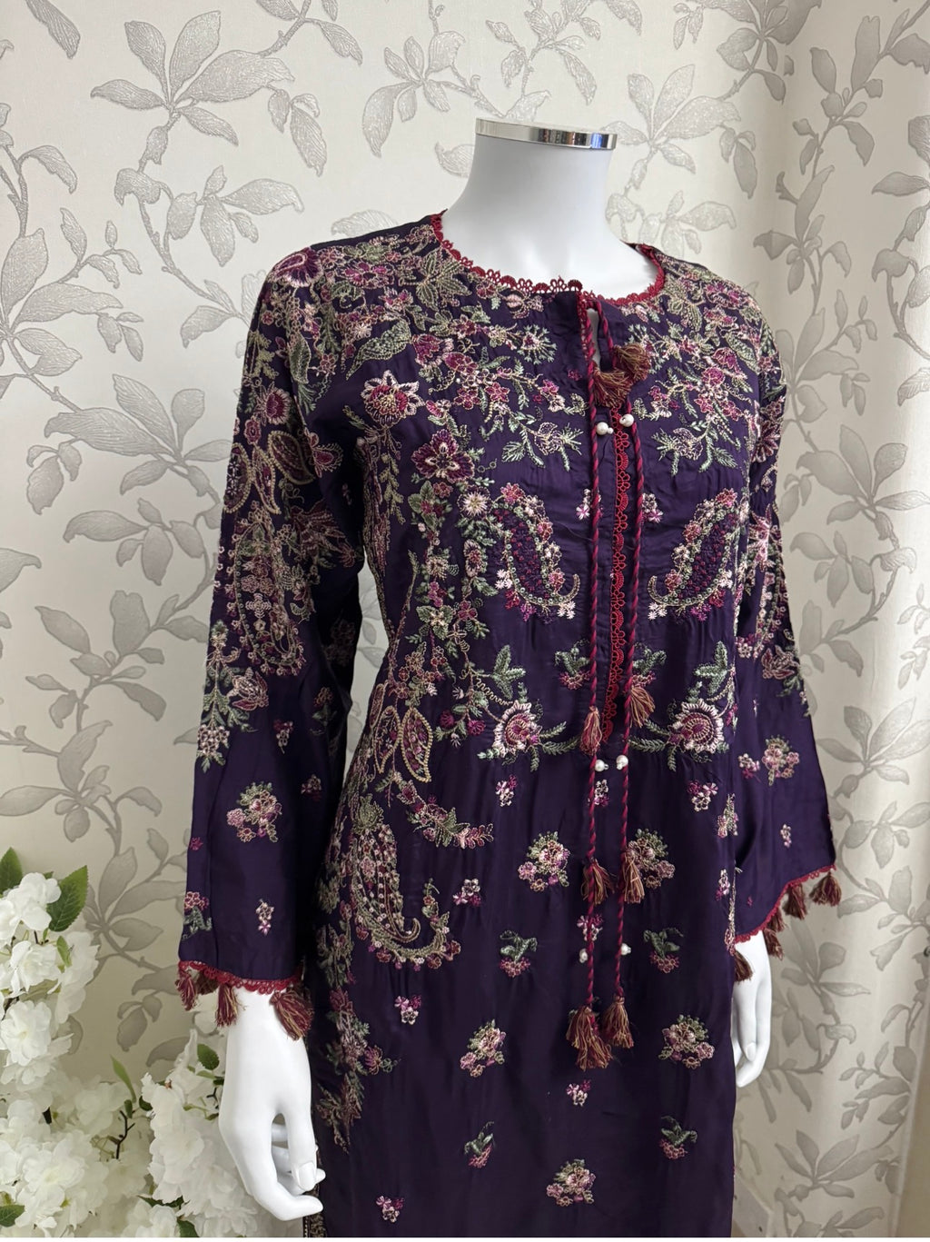 HUSN-E-EID  3 pieces Embroidered viscose Suit