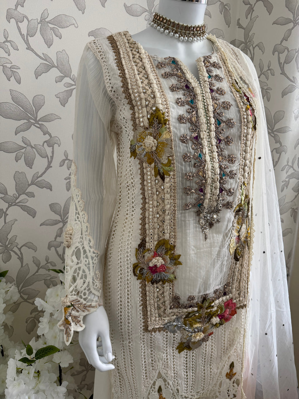 UJAALA- 3 pieces Embroidered Pakistani Suit