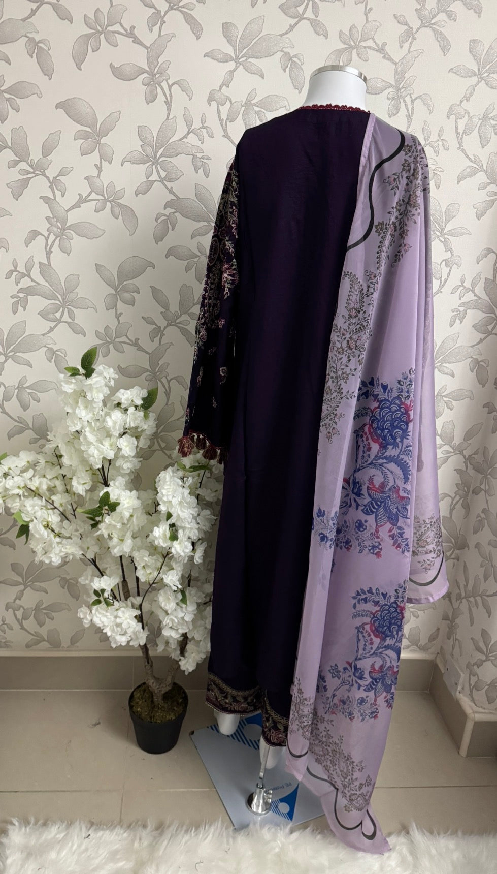 HUSN-E-EID  3 pieces Embroidered viscose Suit