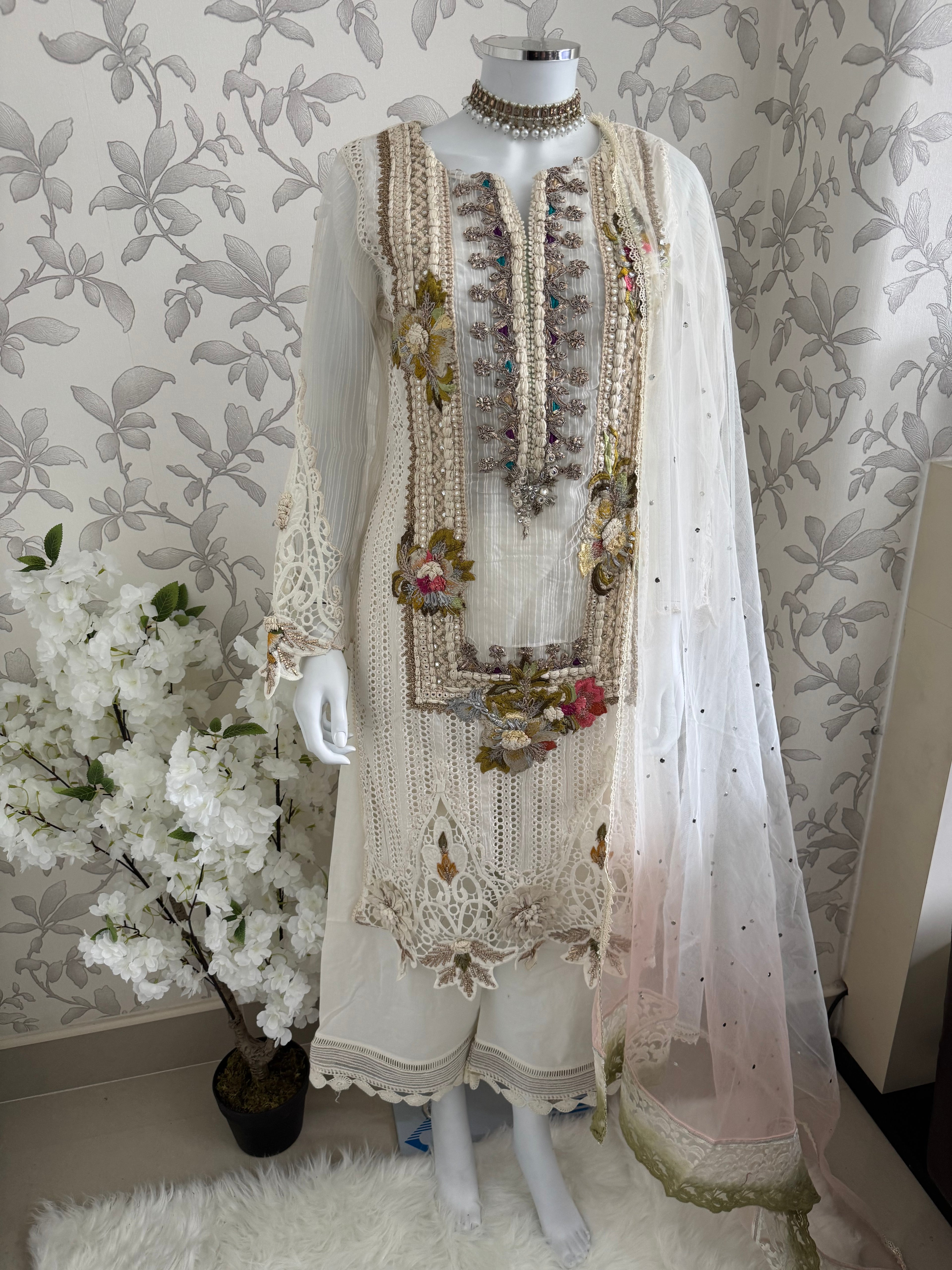 UJAALA- 3 pieces Embroidered Pakistani Suit