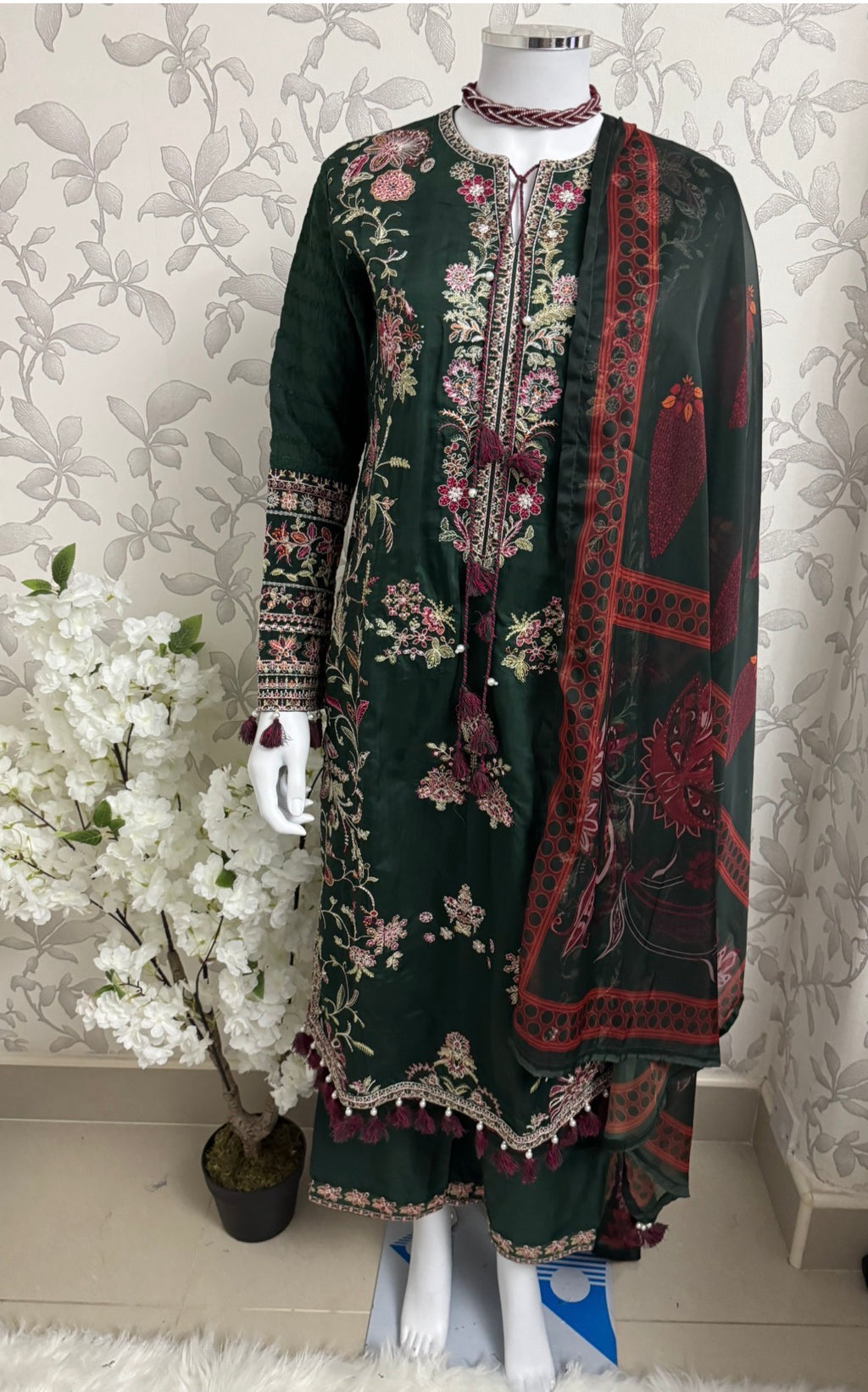 HUSN-E-EID 3 pieces embroidered viscose Suit