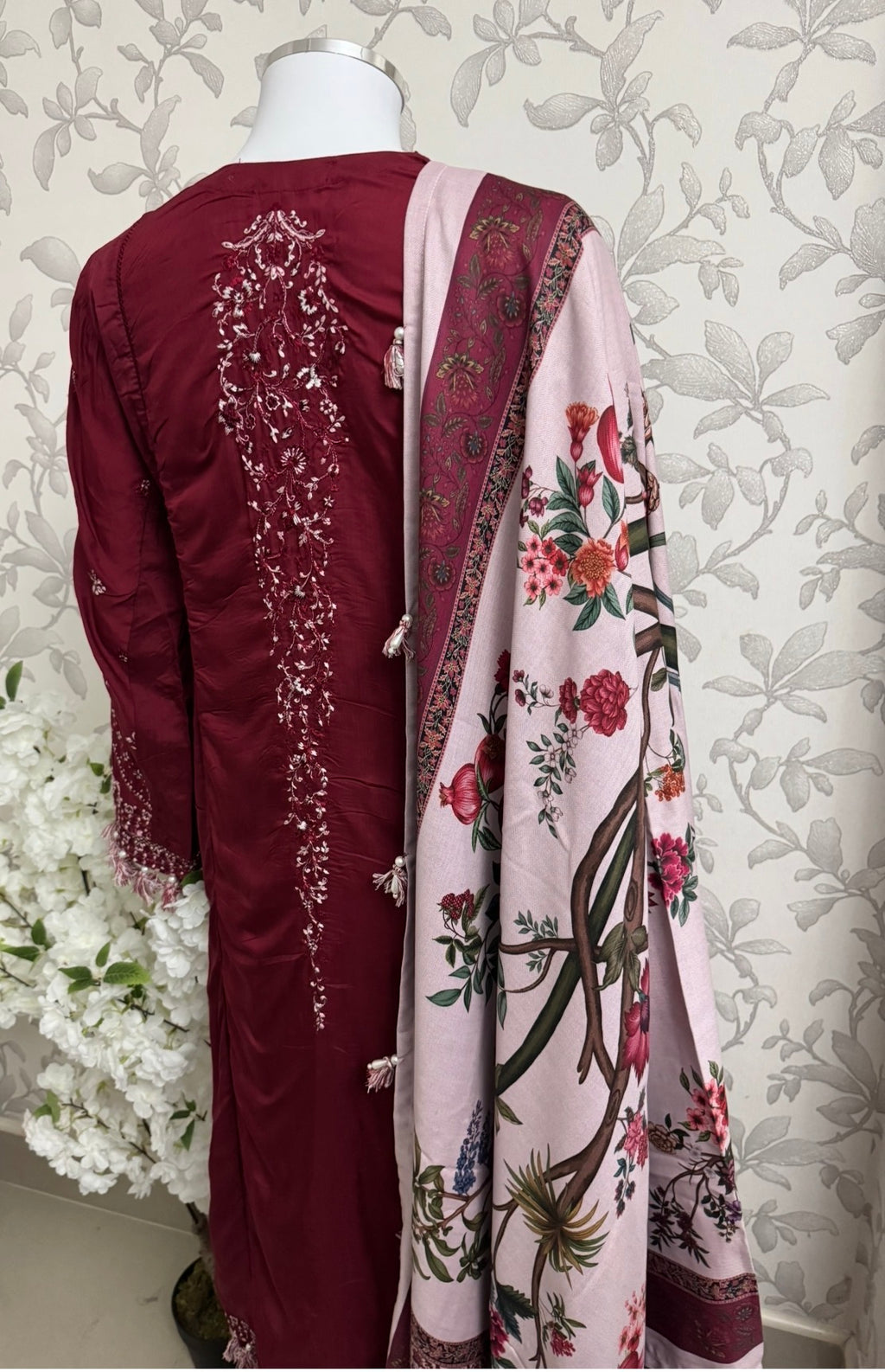 HUSN-E-EID  3 pieces Embroidered viscose suit
