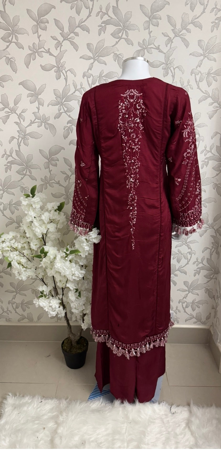 HUSN-E-EID  3 pieces Embroidered viscose suit