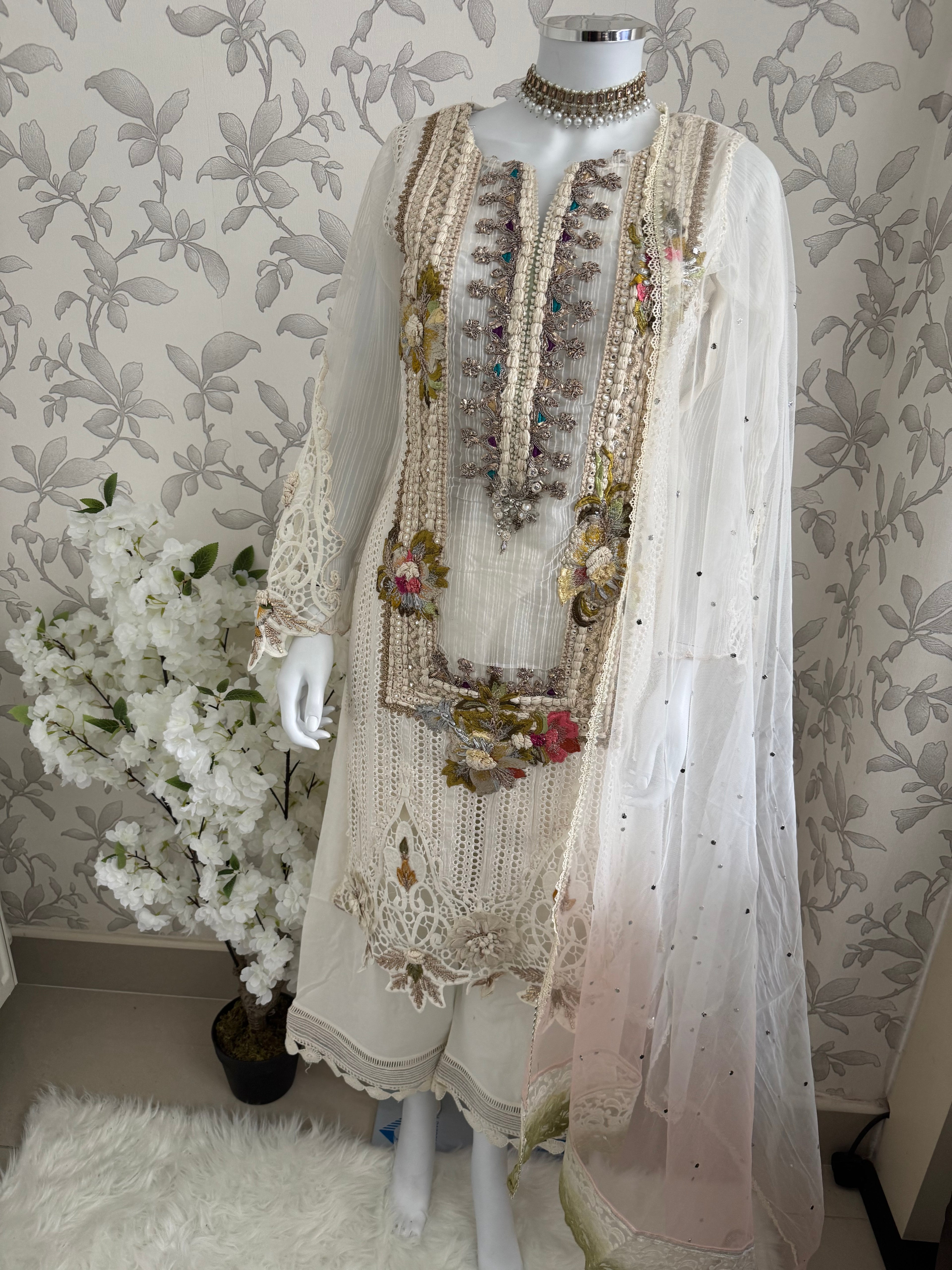 UJAALA- 3 pieces Embroidered Pakistani Suit