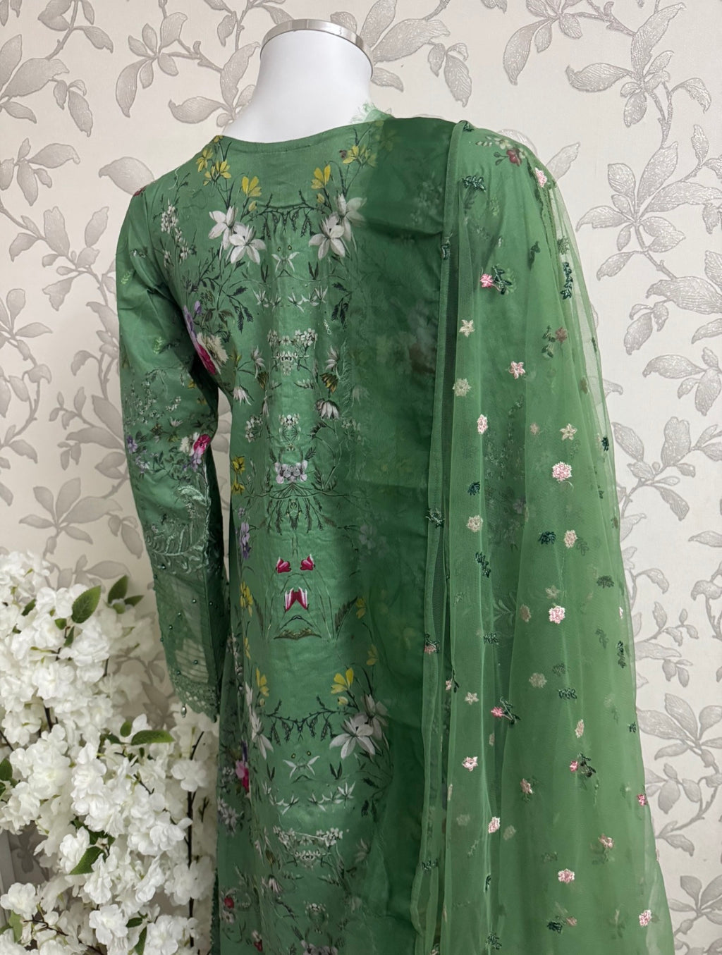 Emerald Green-3 piece Embroidered Lawn Suit