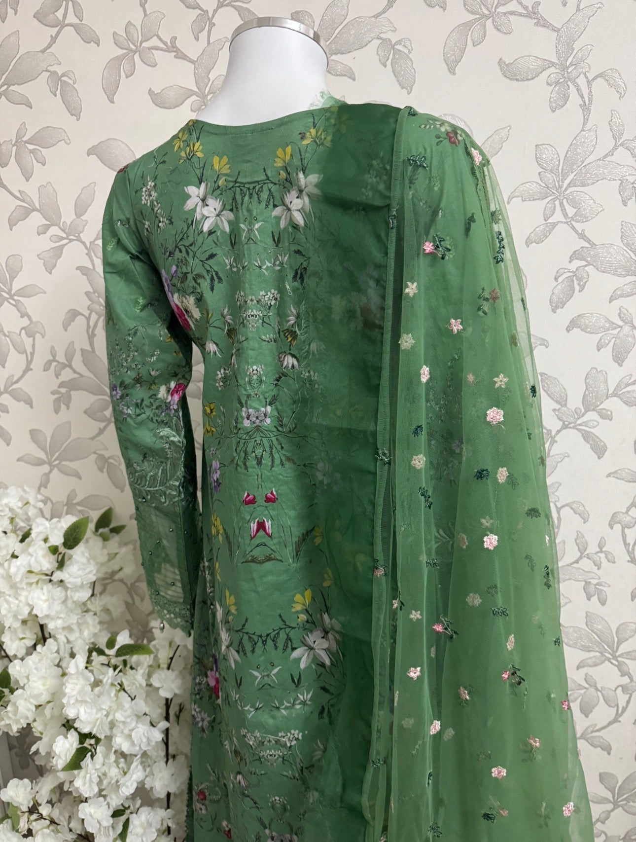 Emerald Green-3 piece Embroidered Lawn Suit
