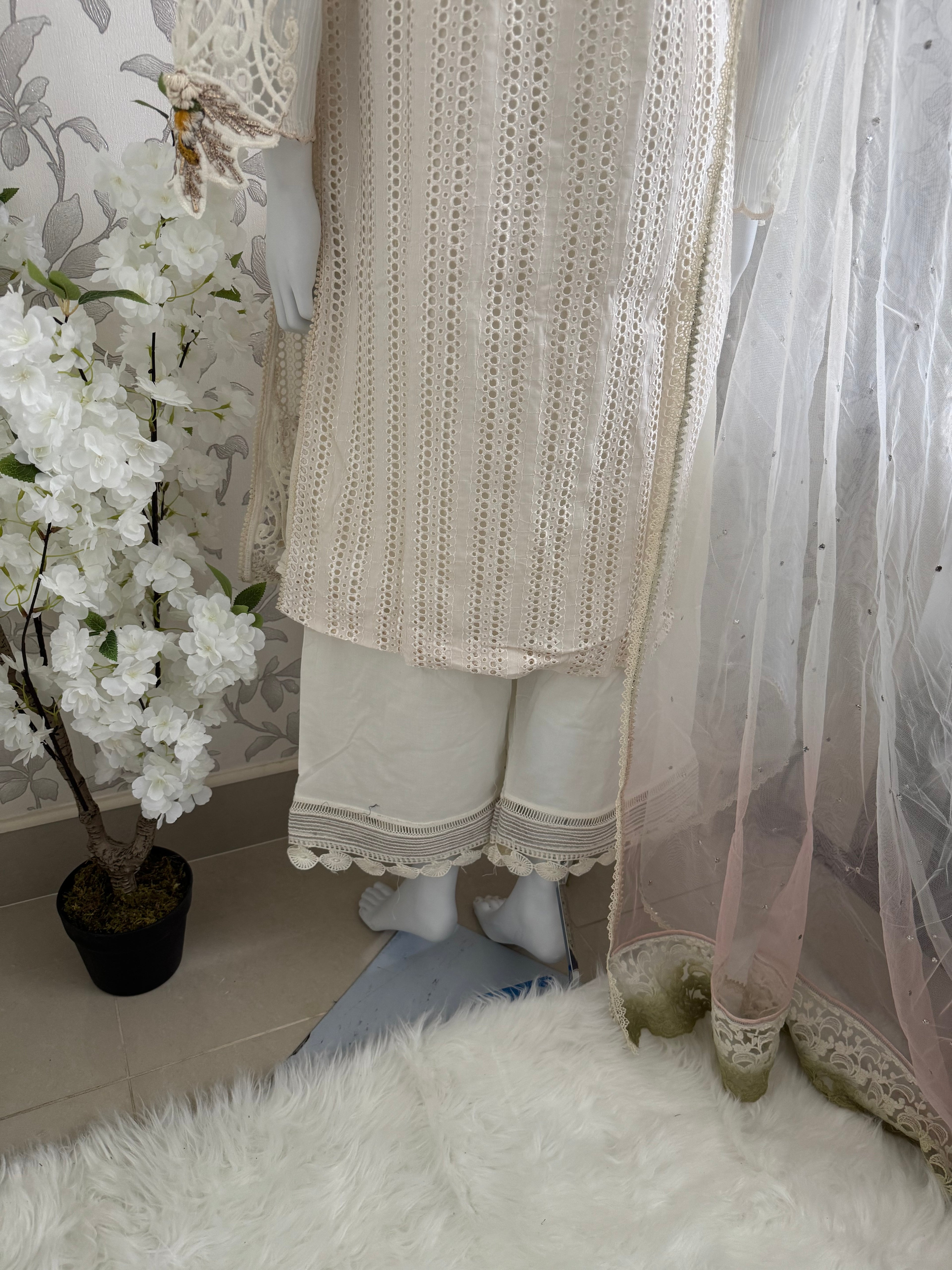 UJAALA- 3 pieces Embroidered Pakistani Suit