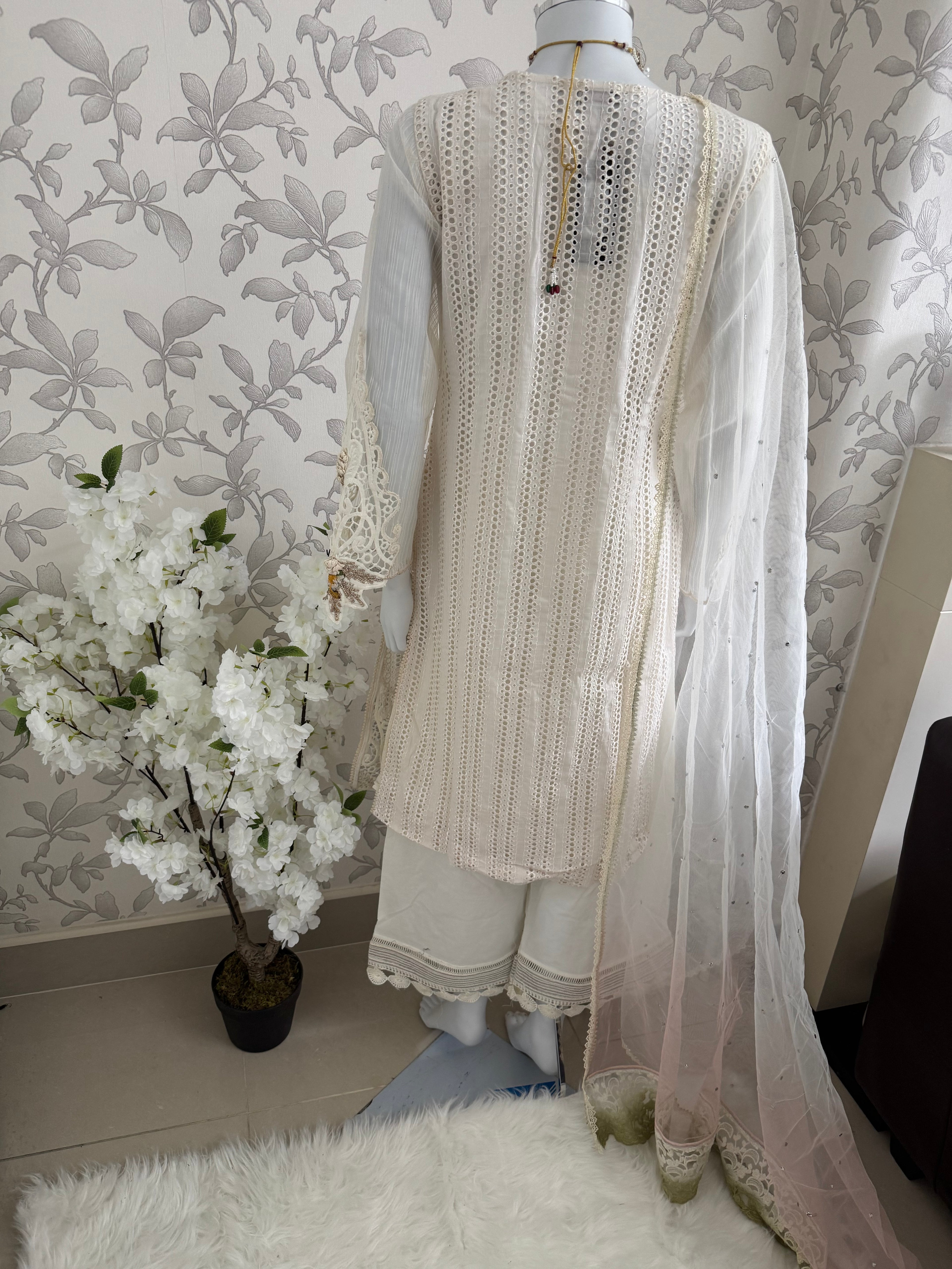 UJAALA- 3 pieces Embroidered Pakistani Suit