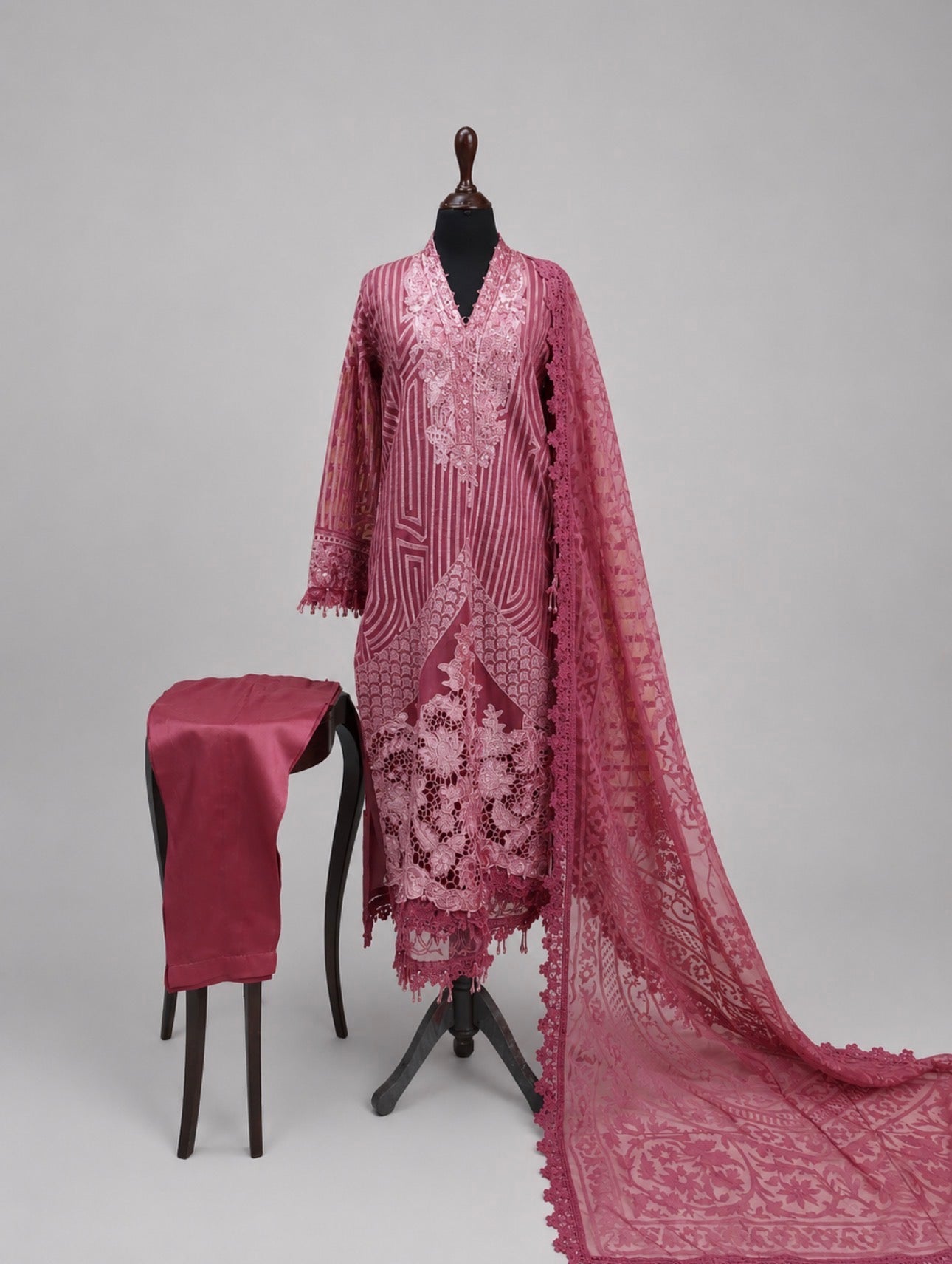D4 VELVET-Rosewood Pink Elegance Embroidered 3 Piece Luxury Suit