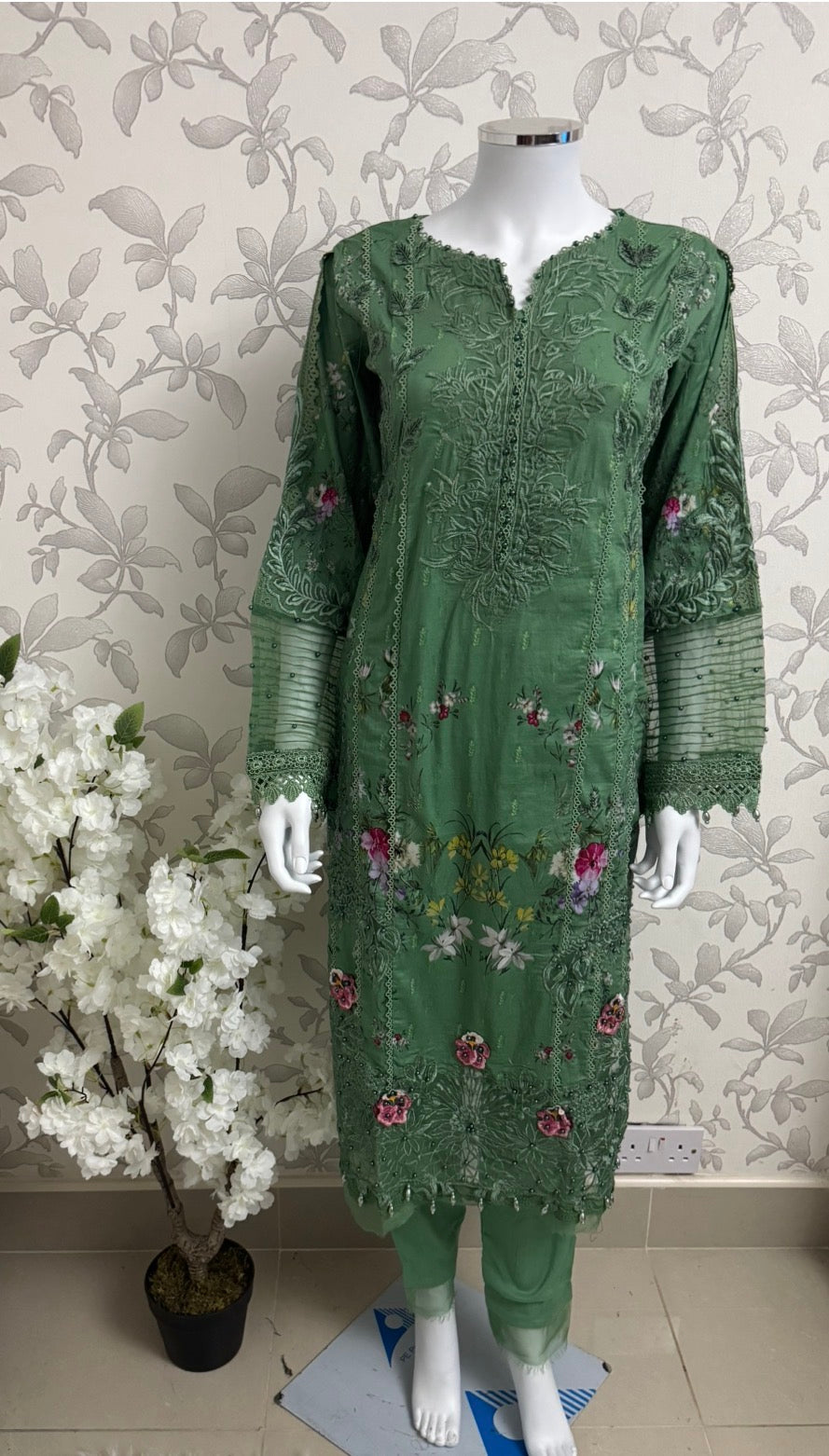 Emerald Green-3 piece Embroidered Lawn Suit