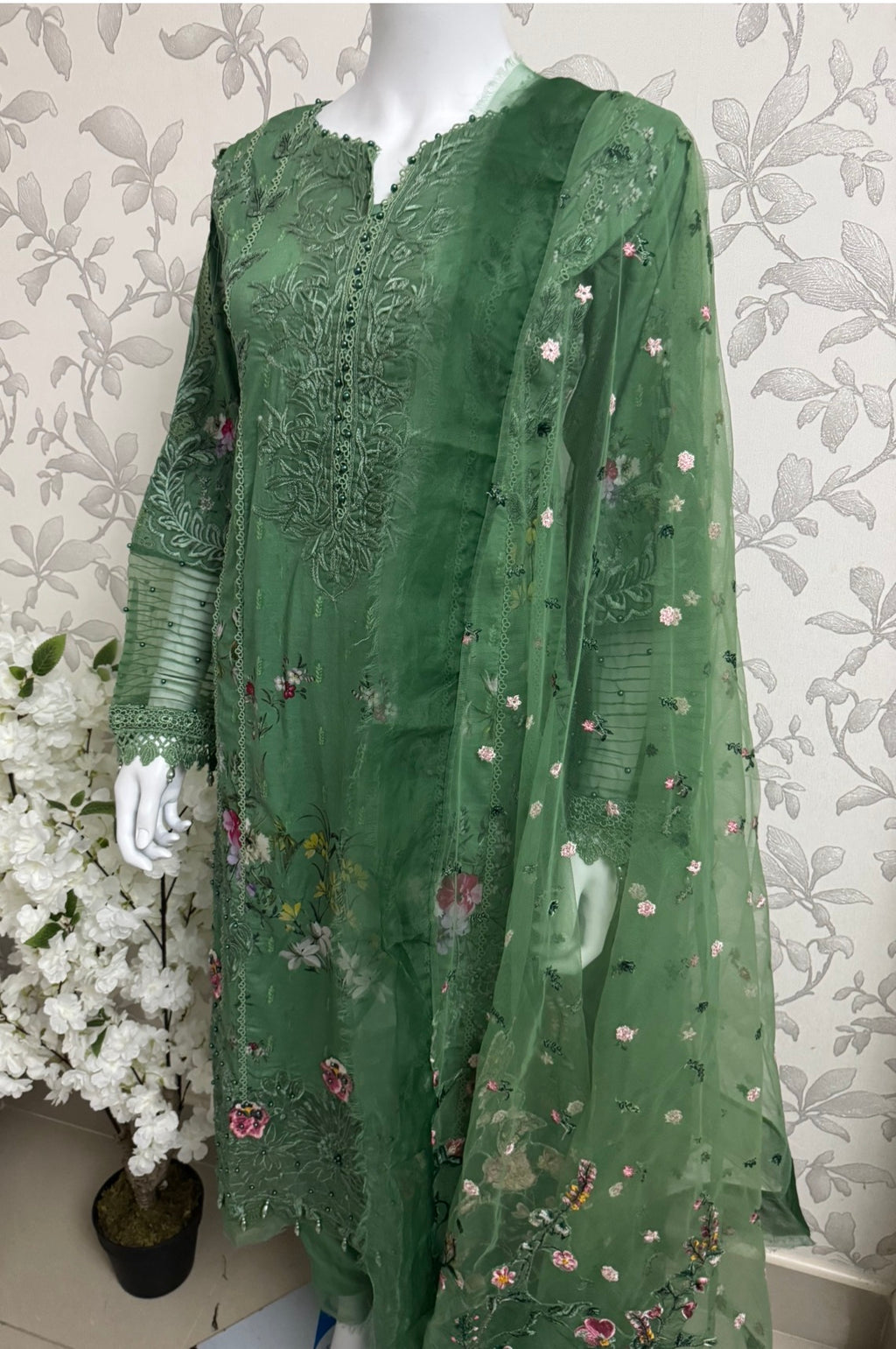 Emerald Green-3 piece Embroidered Lawn Suit