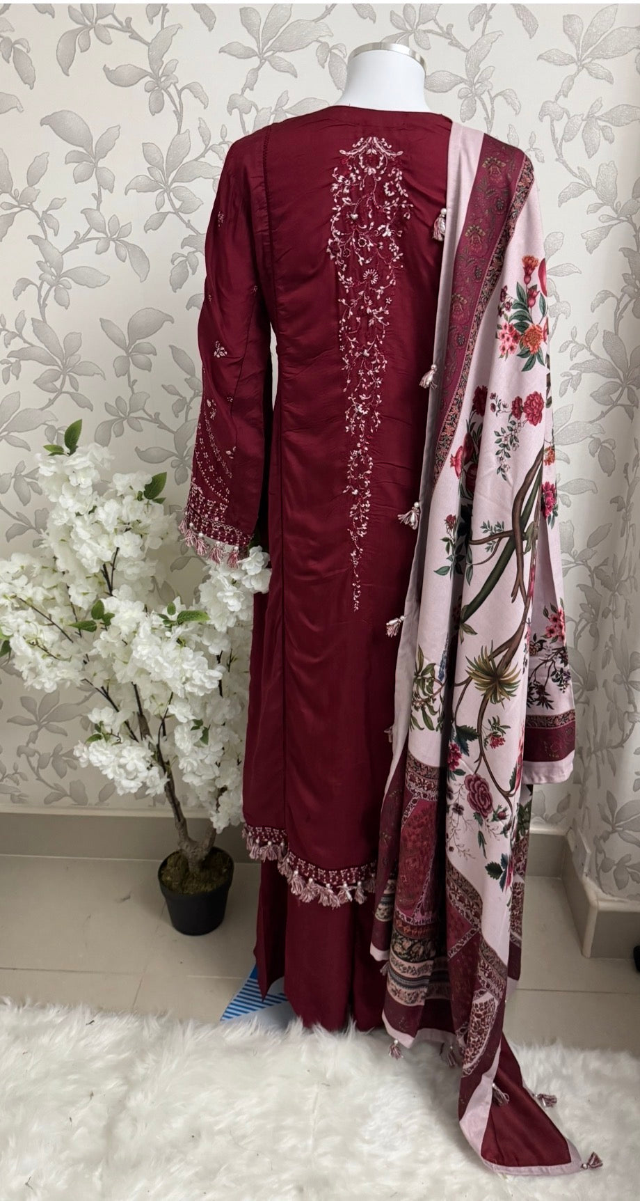 HUSN-E-EID  3 pieces Embroidered viscose suit
