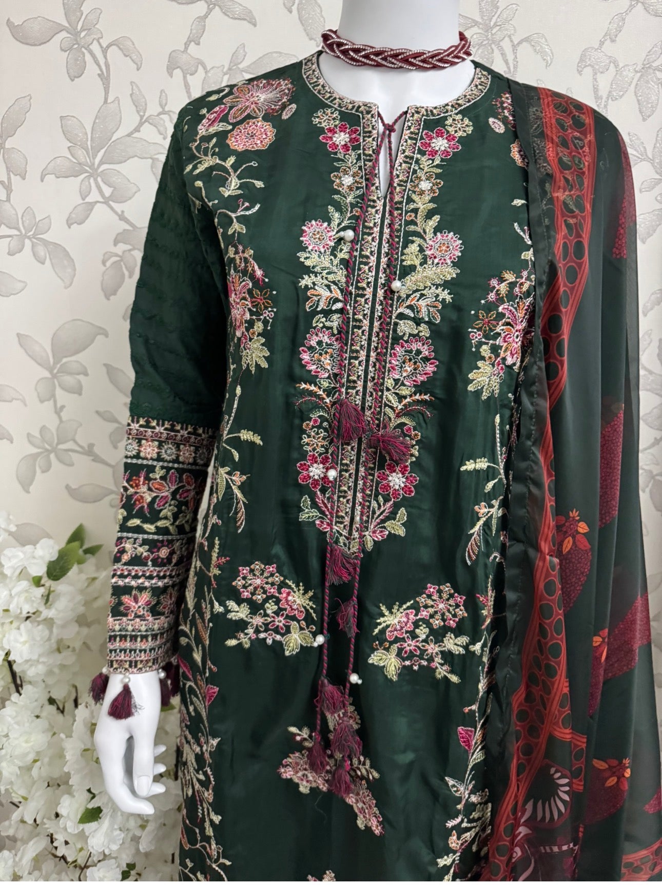 HUSN-E-EID 3 pieces embroidered viscose Suit