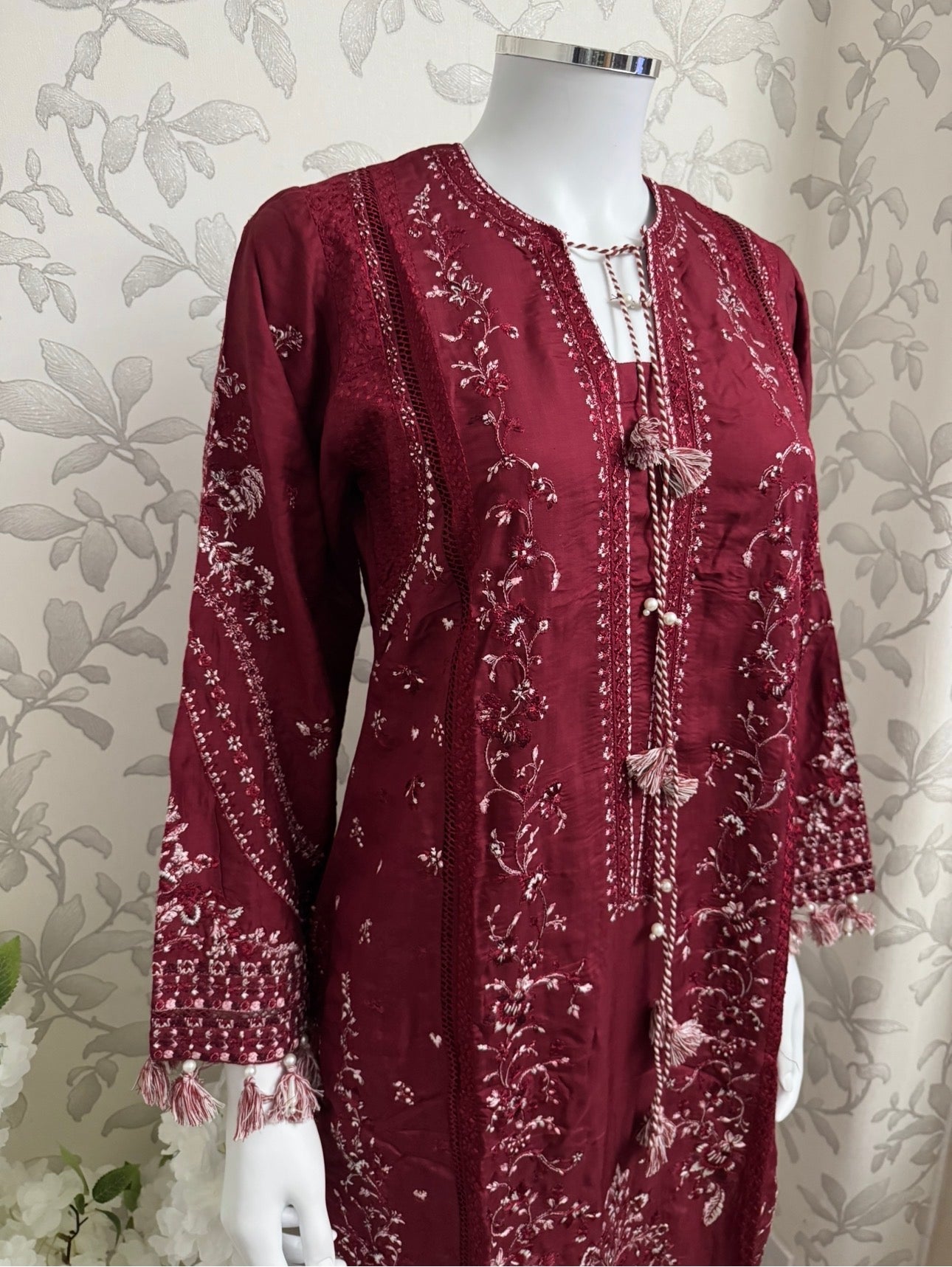 HUSN-E-EID  3 pieces Embroidered viscose suit