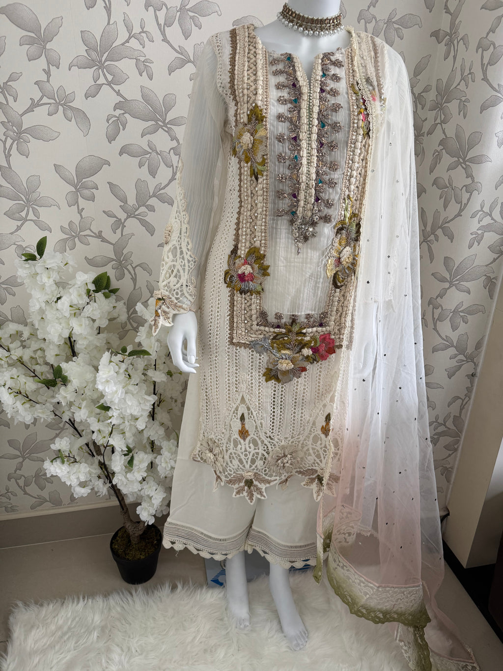 UJAALA- 3 pieces Embroidered Pakistani Suit