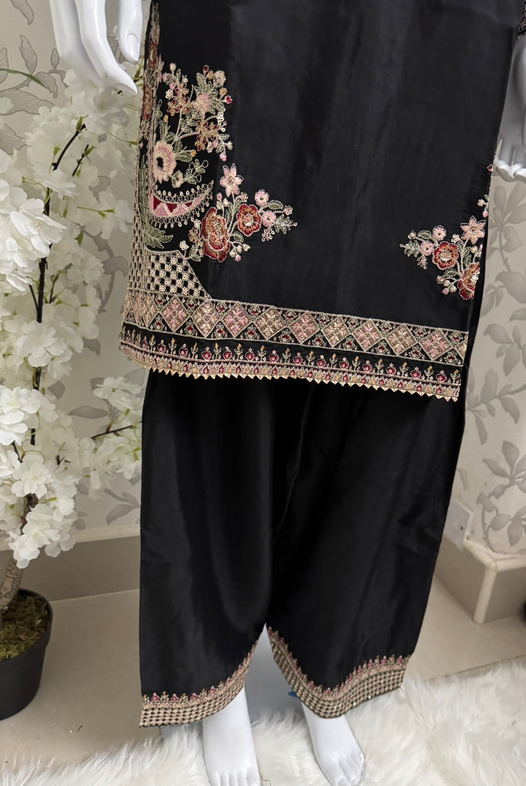 ETHNIC LUX- 3 piece Embroidered viscose Suit