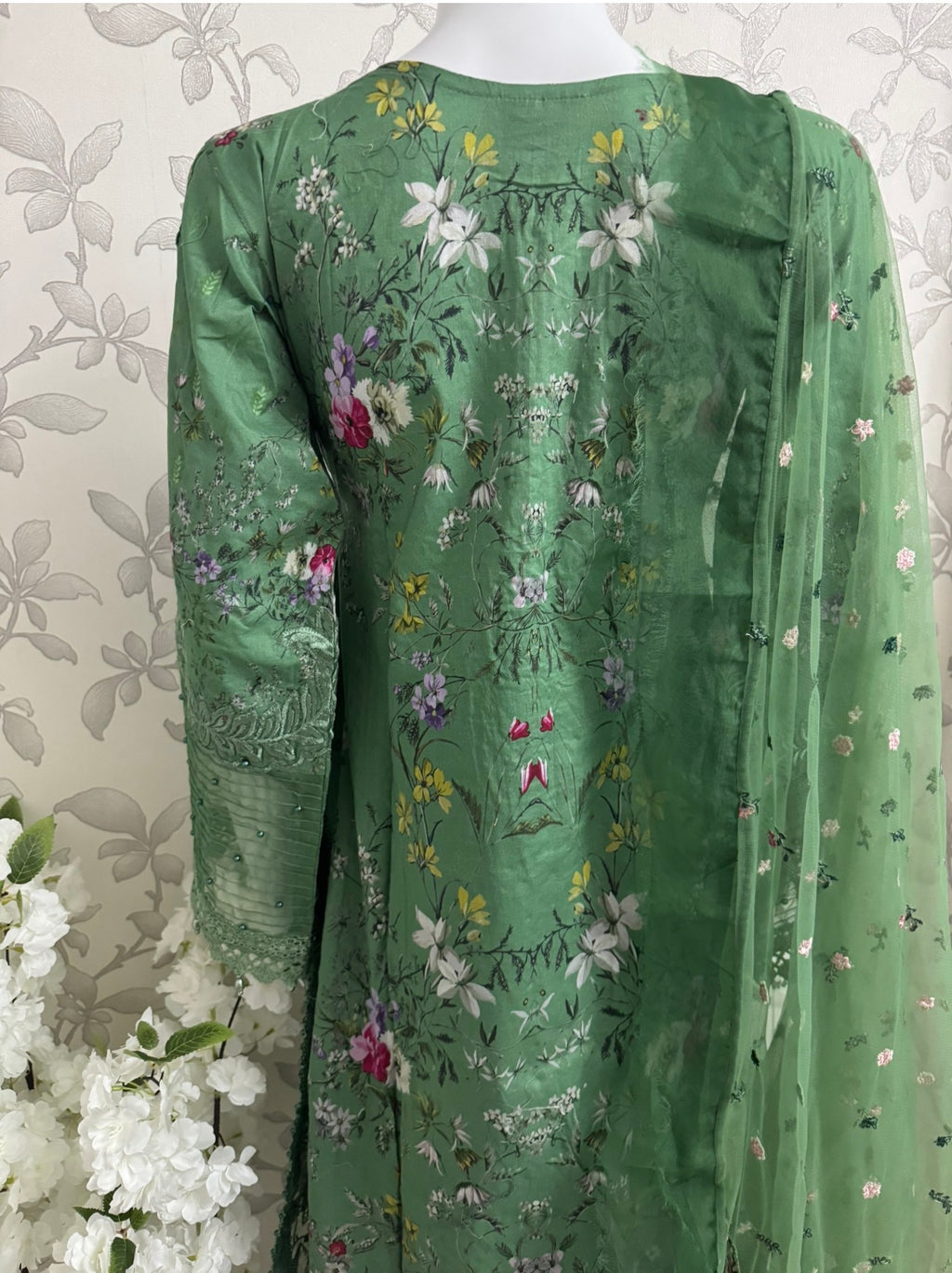 Emerald Green-3 piece Embroidered Lawn Suit