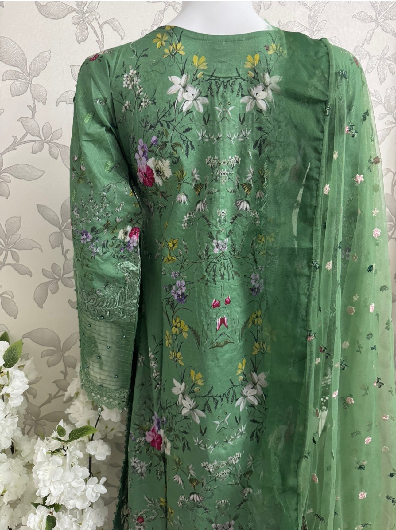 Emerald Green-3 piece Embroidered Lawn Suit