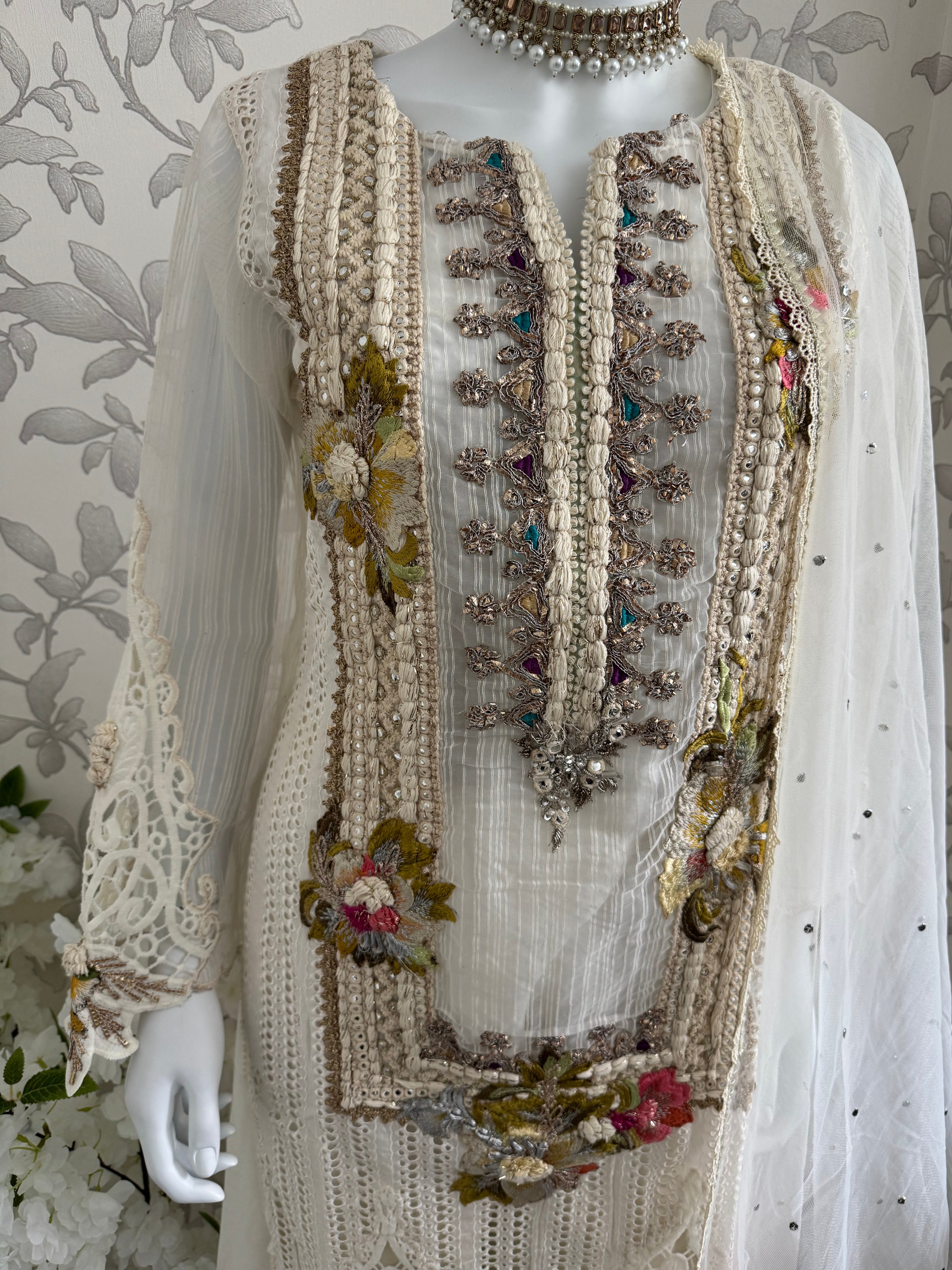 UJAALA- 3 pieces Embroidered Pakistani Suit
