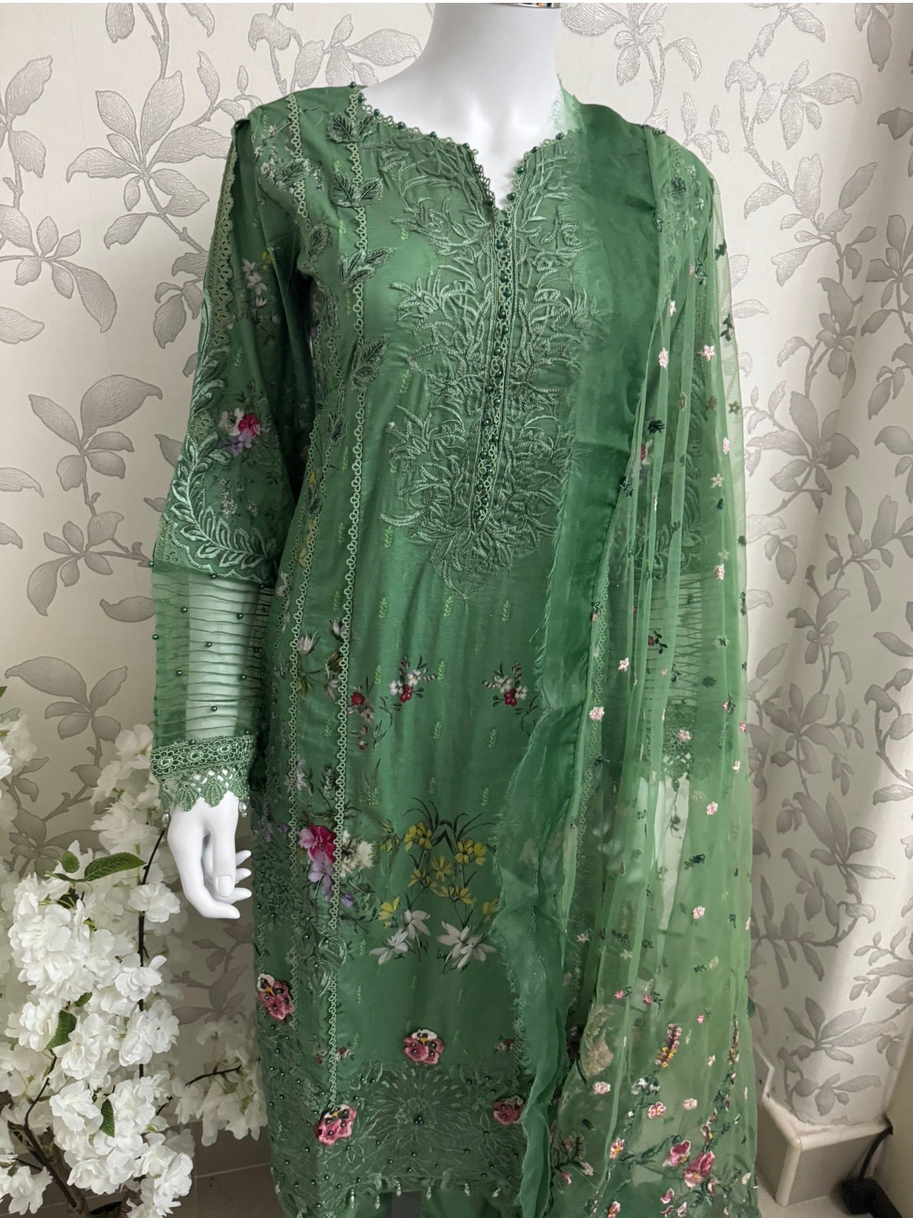 Emerald Green-3 piece Embroidered Lawn Suit