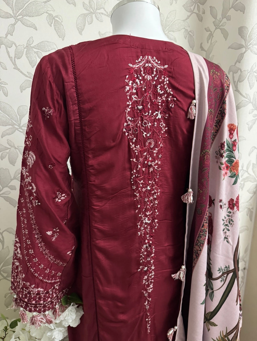 HUSN-E-EID  3 pieces Embroidered viscose suit