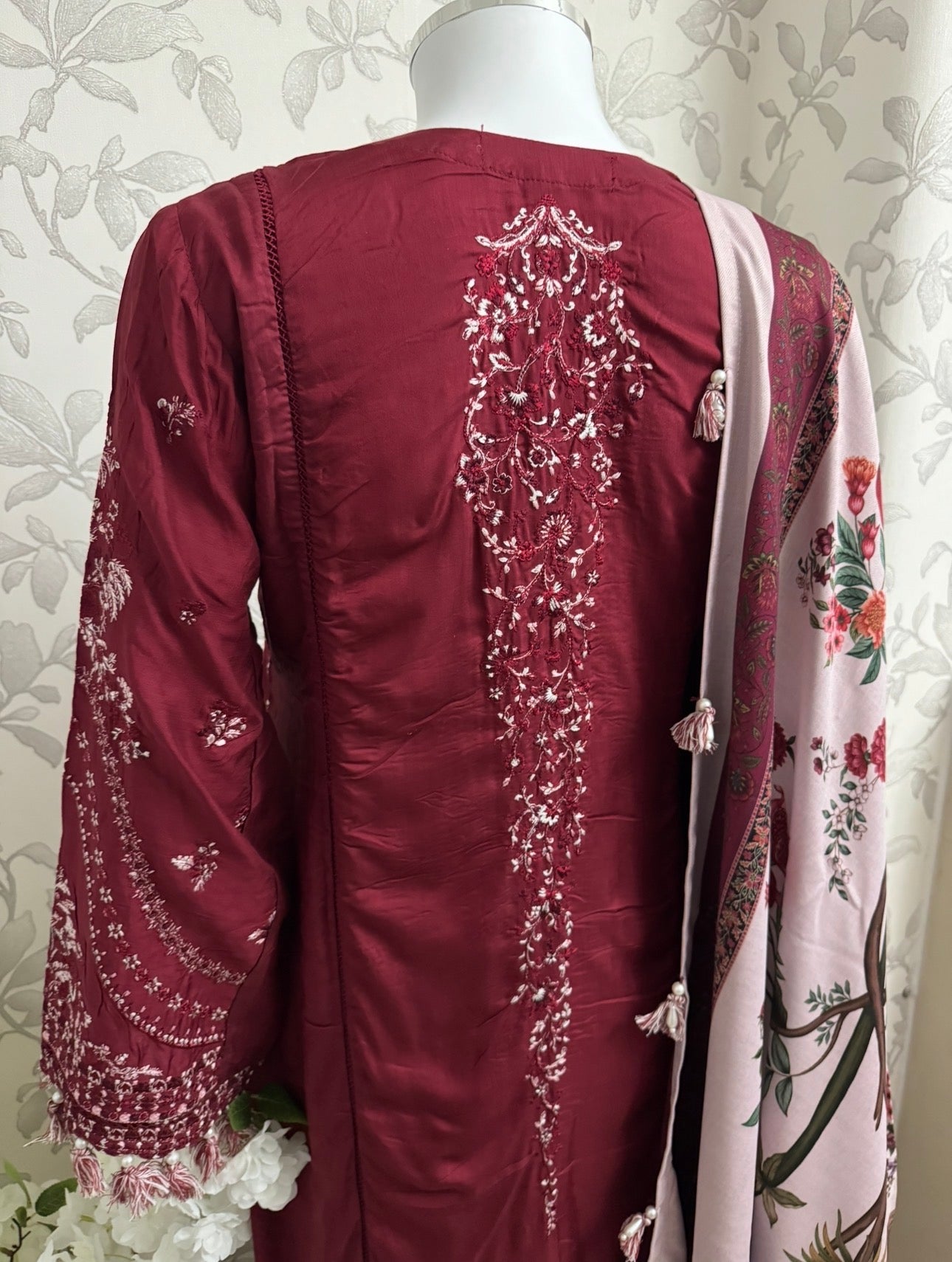 HUSN-E-EID  3 pieces Embroidered viscose suit