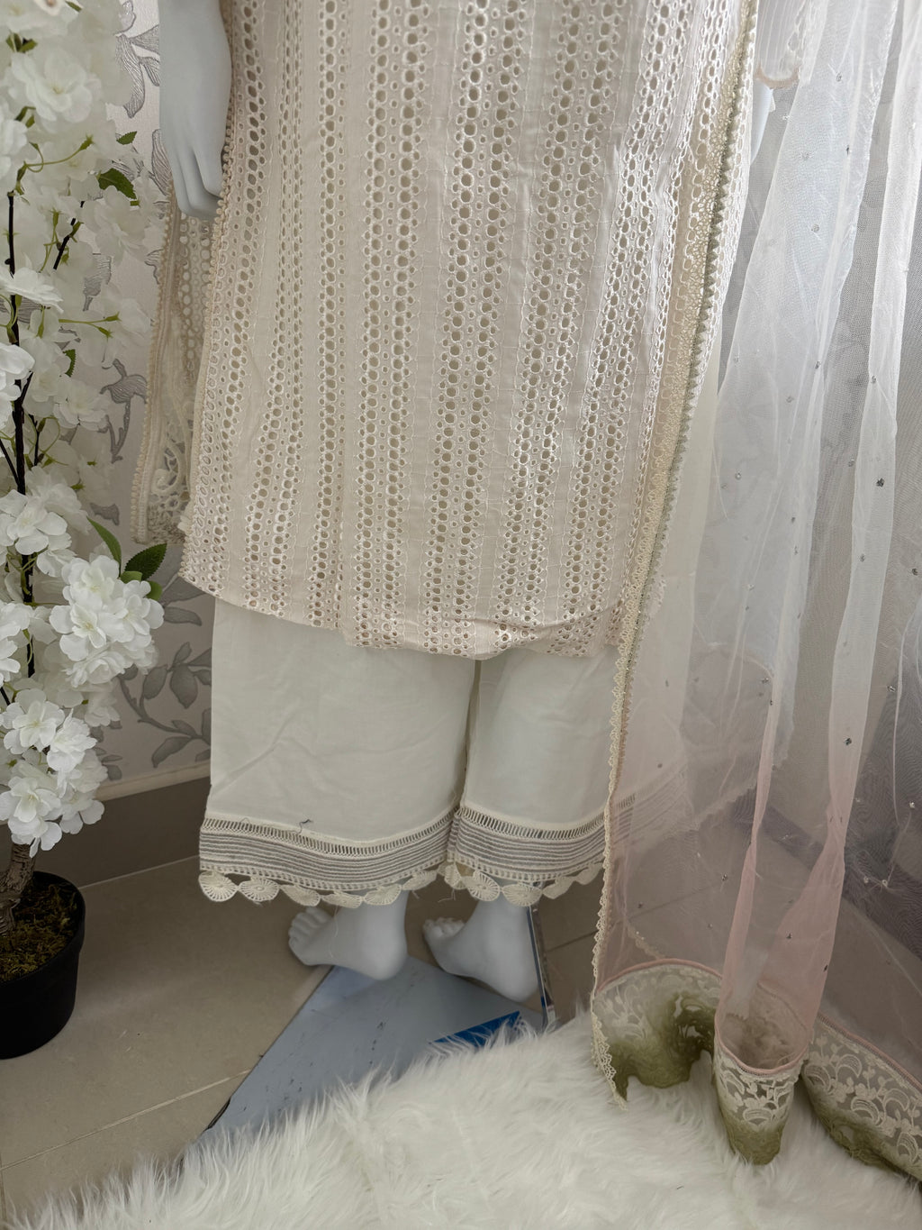 UJAALA- 3 pieces Embroidered Pakistani Suit