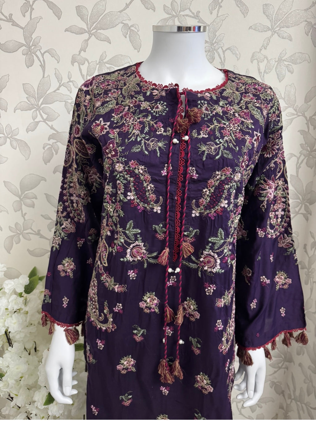 HUSN-E-EID  3 pieces Embroidered viscose Suit