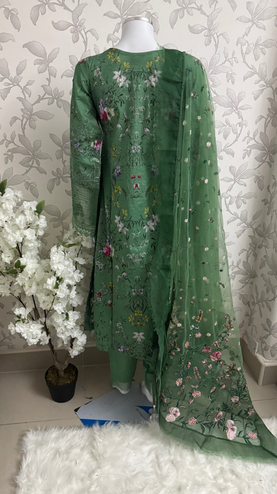 Emerald Green-3 piece Embroidered Lawn Suit