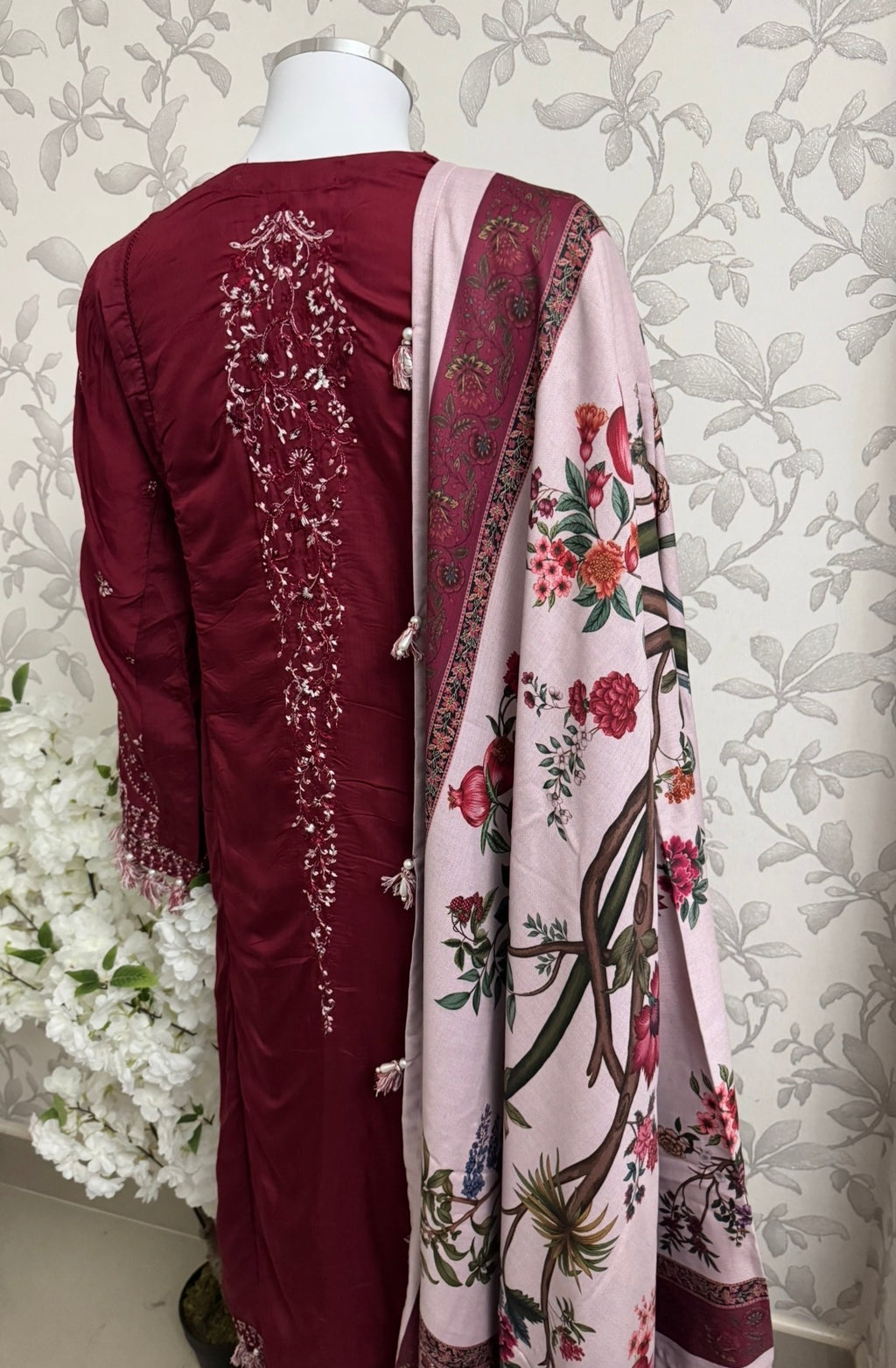 HUSN-E-EID  3 pieces Embroidered viscose suit