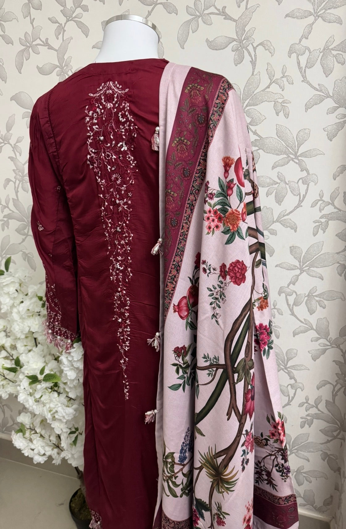 HUSN-E-EID  3 pieces Embroidered viscose suit