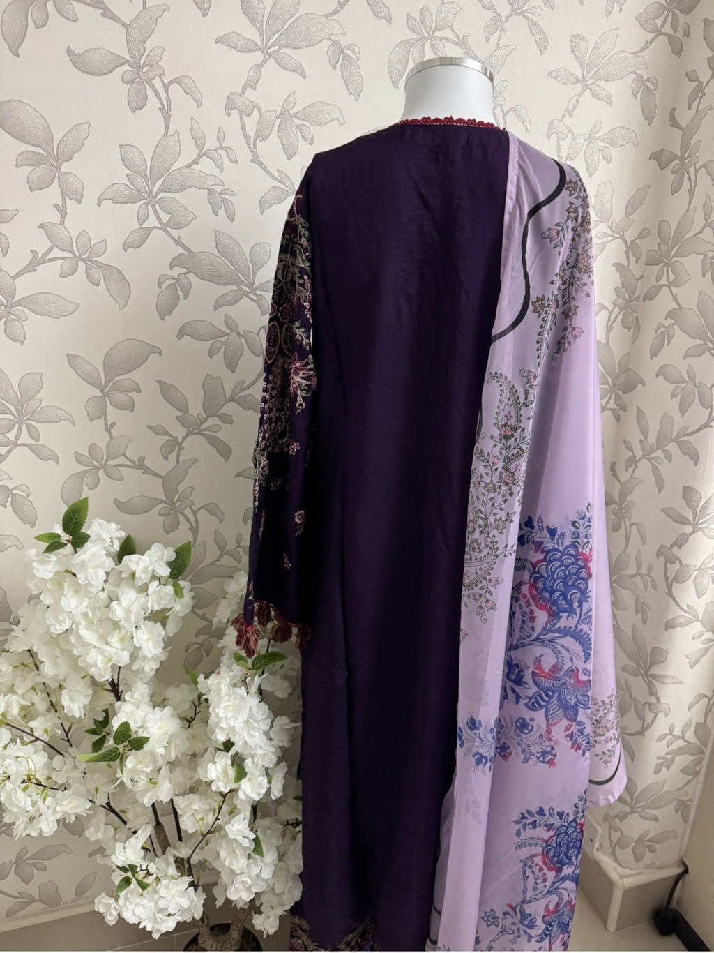 HUSN-E-EID  3 pieces Embroidered viscose Suit