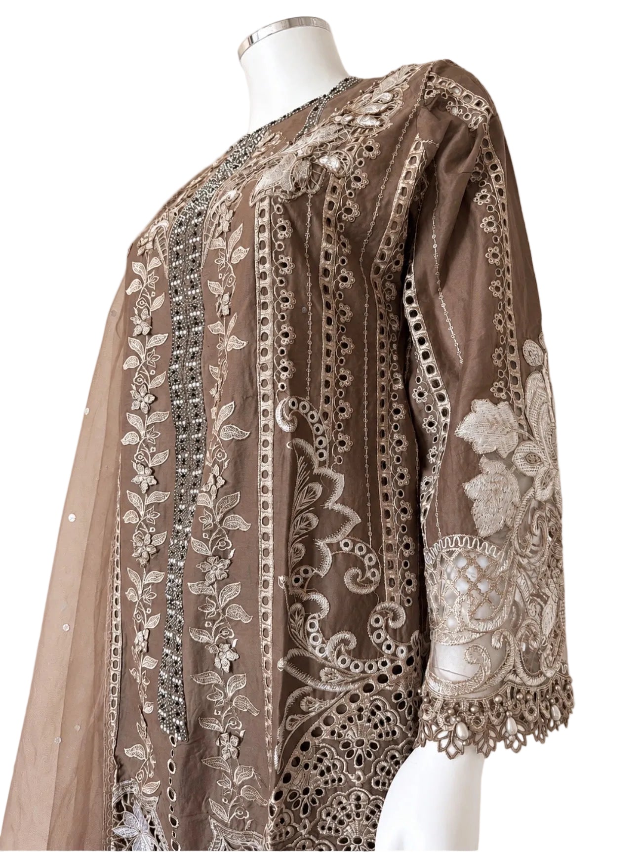 3 piece Embroidered Lawn Suit