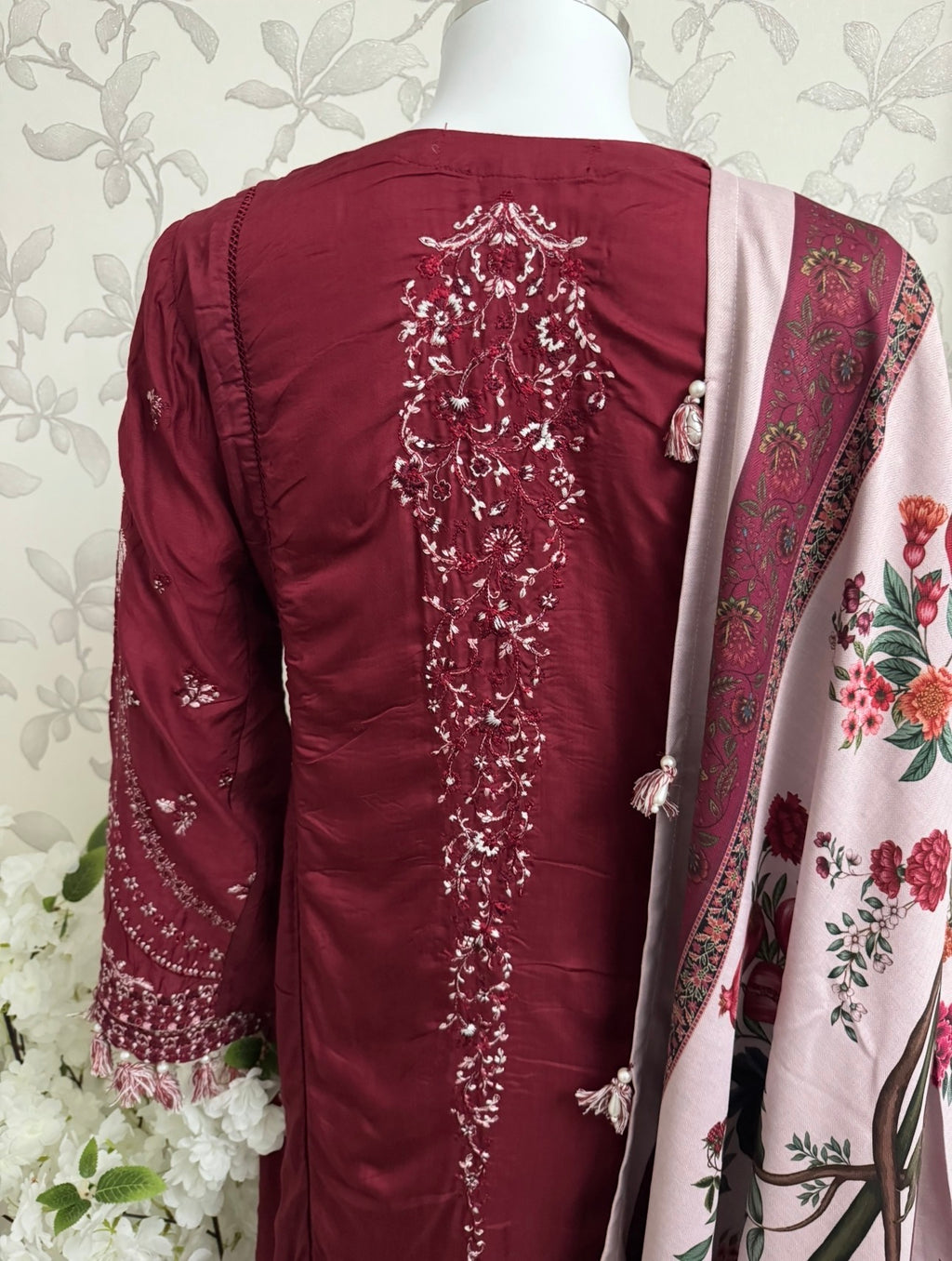 HUSN-E-EID  3 pieces Embroidered viscose suit