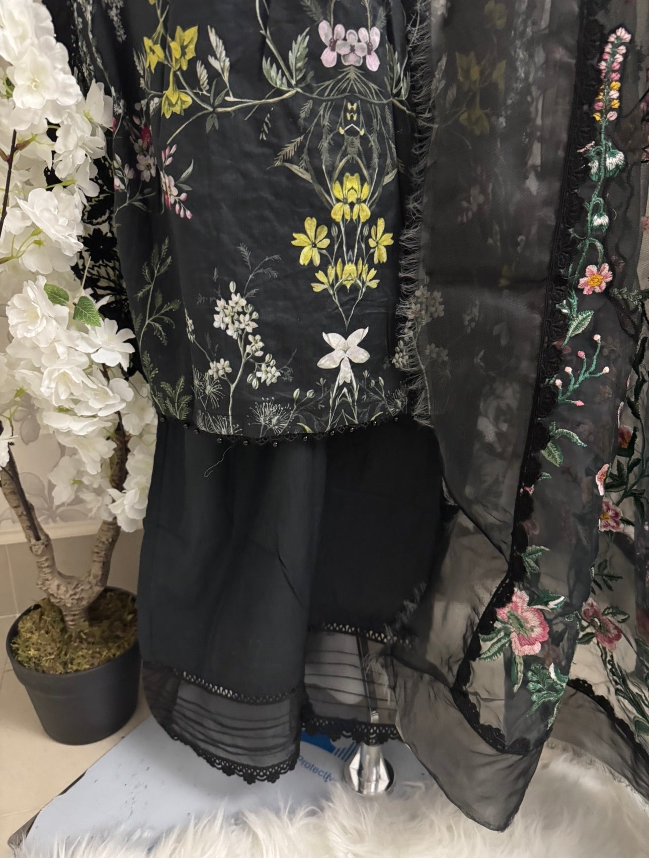 Black Floral-3 piece Embroidered Lawn Suit