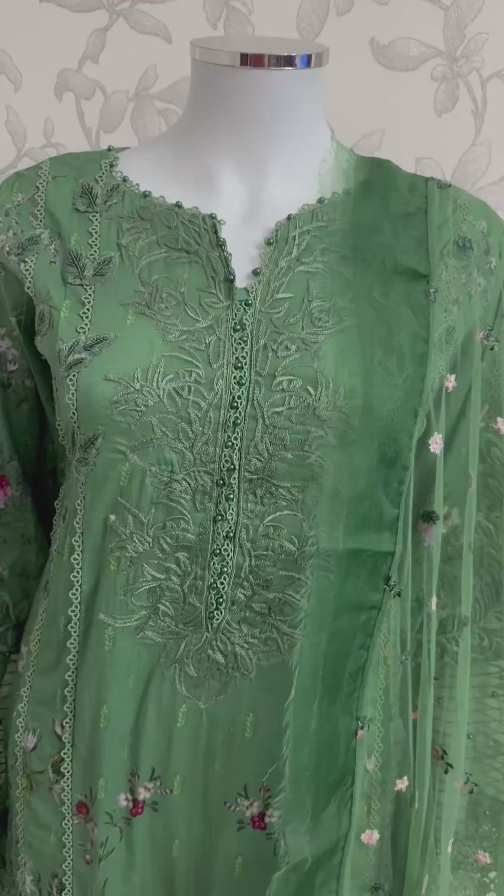 Emerald Green-3 piece Embroidered Lawn Suit